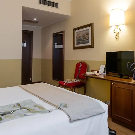 Alga Hotel 3*