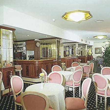 Alga Hotel Mediolan