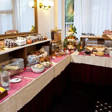 Alga Hotell 3*