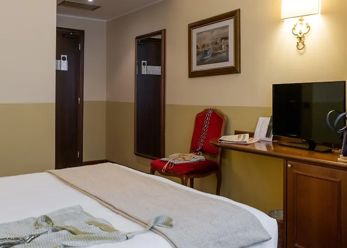 Alga Hotel 3*